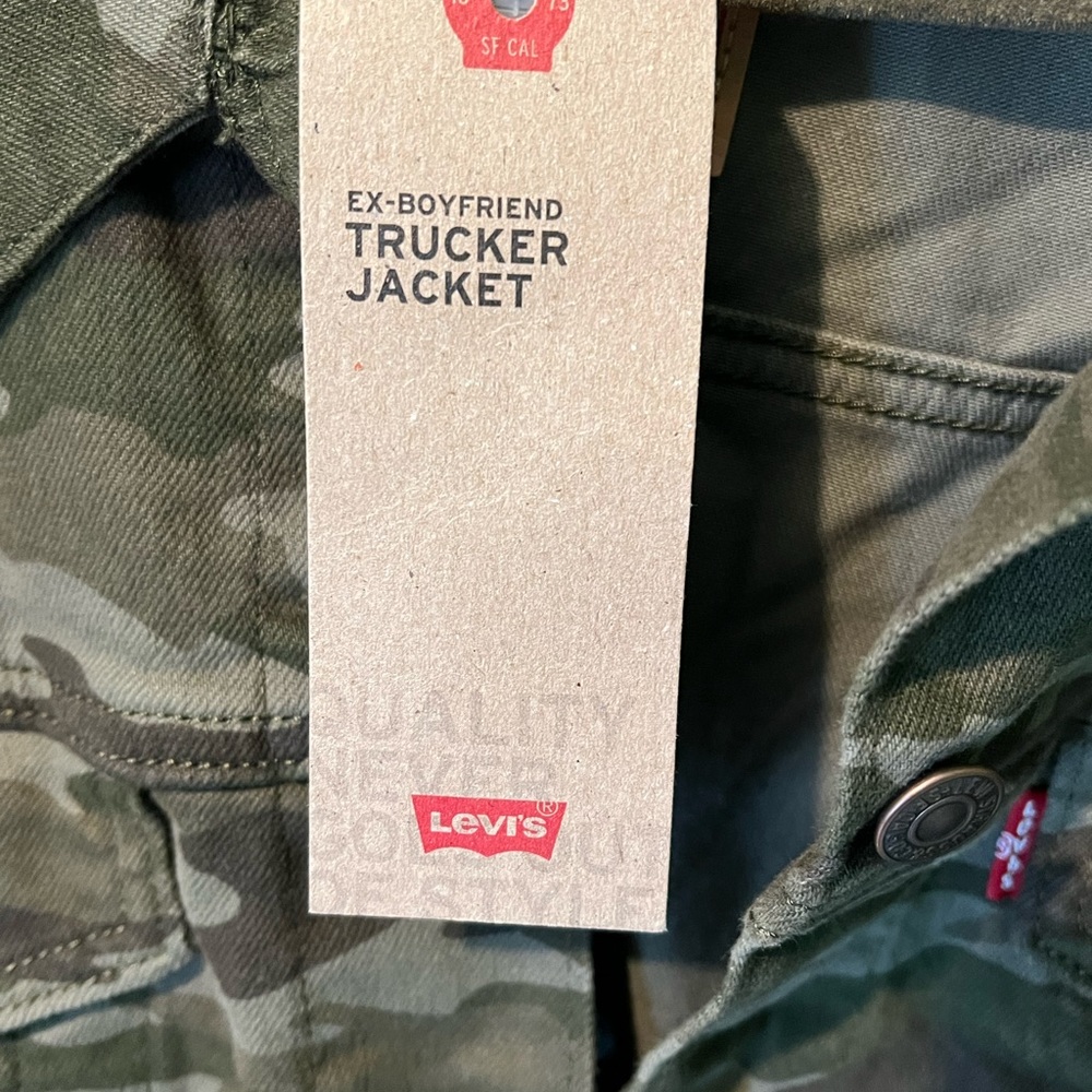 Levi’s Ex Boyfriend Camo Trucker Jacket NWT sz:2X - Picture 4 of 9